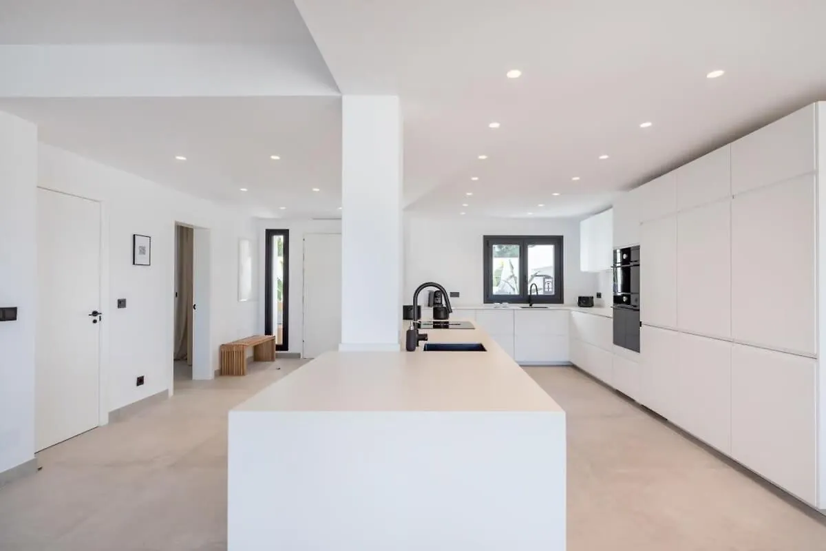 Villa Vega Luxury Living Premium Features Gym Jacuzzi Marbella