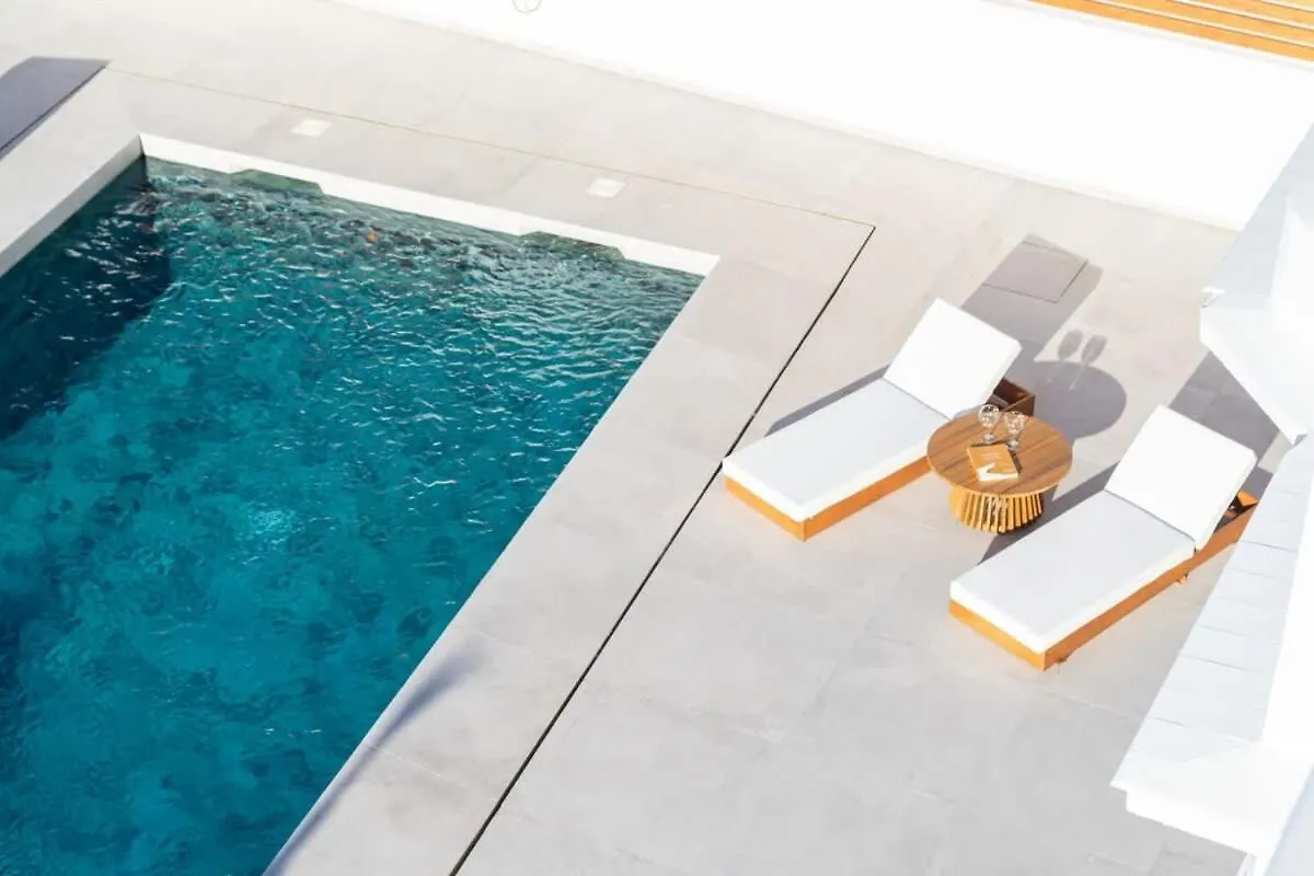 Villa Vega Luxury Living Premium Features Gym Jacuzzi Marbella